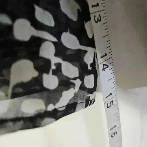 Sinequanon sheer button blouse! - Picture 7 of 7